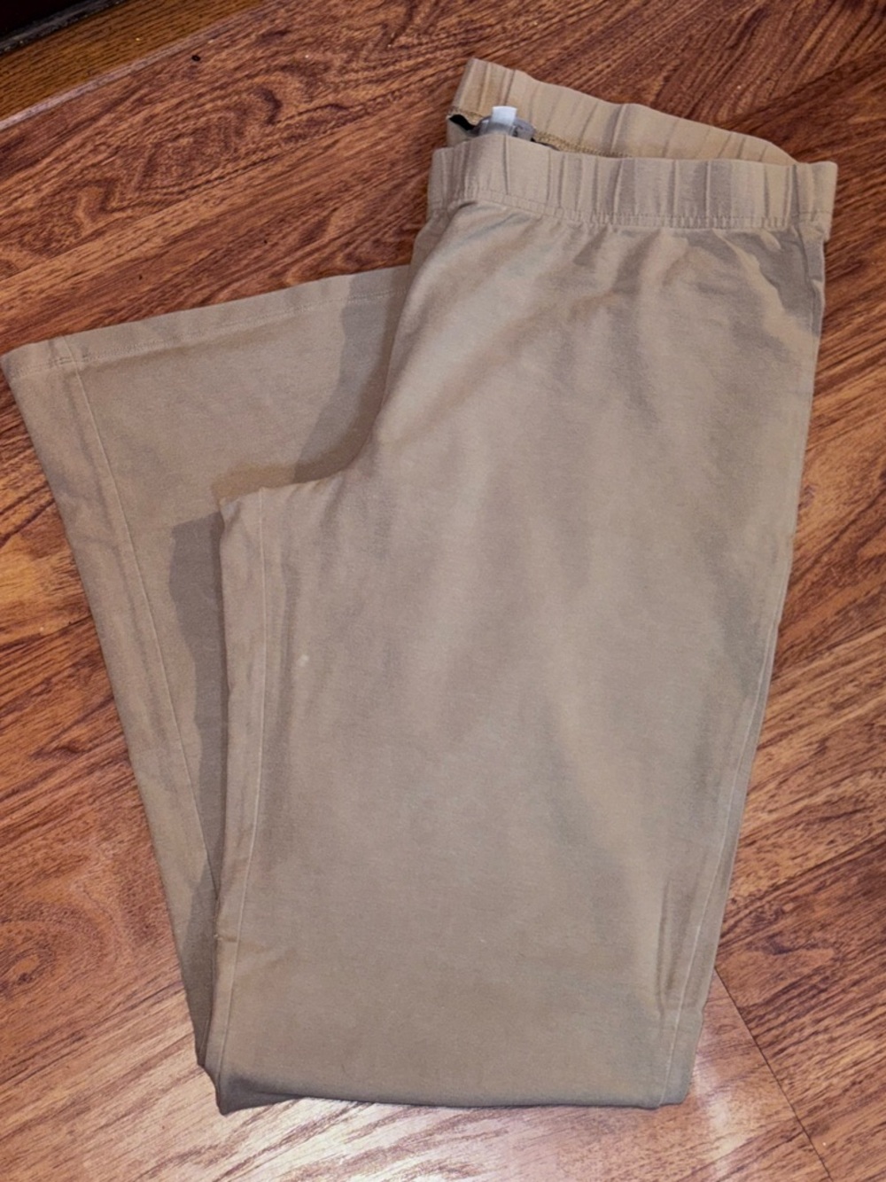 Lands’ End Ladies Casual Elastic-Waist Pants in Khaki